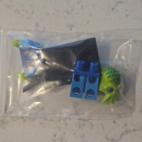 Lego Minifigure Series 13 Alien Trooper - Picture 3 of 4